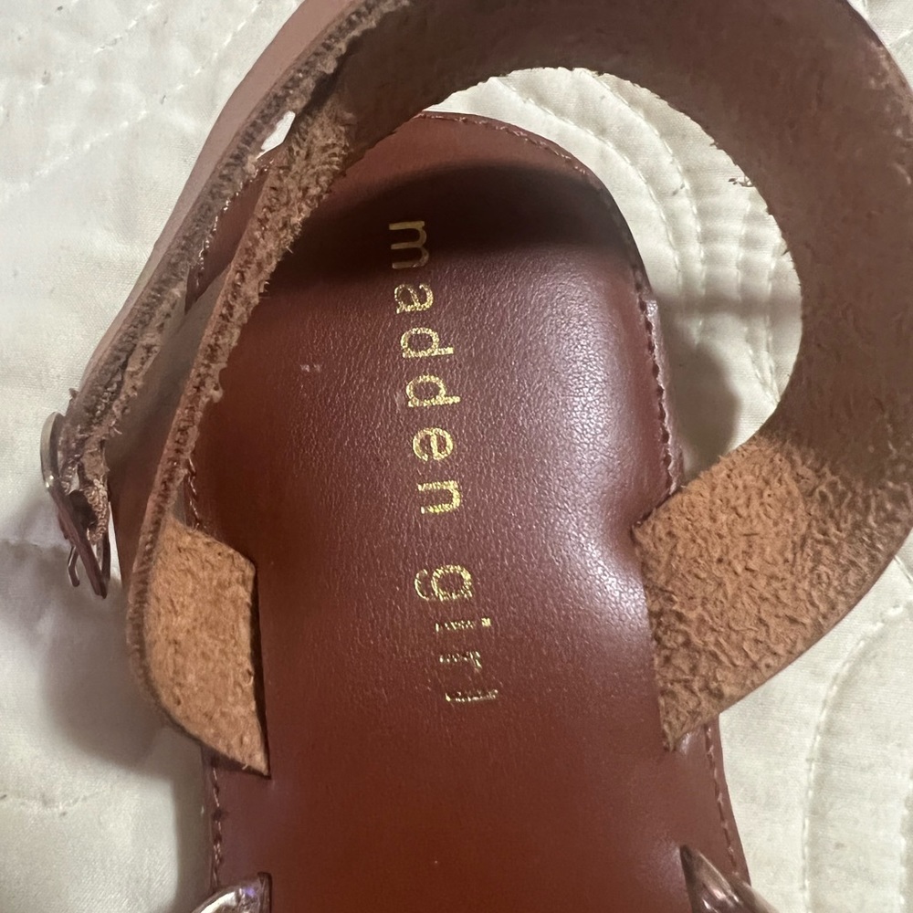 Sandals - Picture 3 of 5